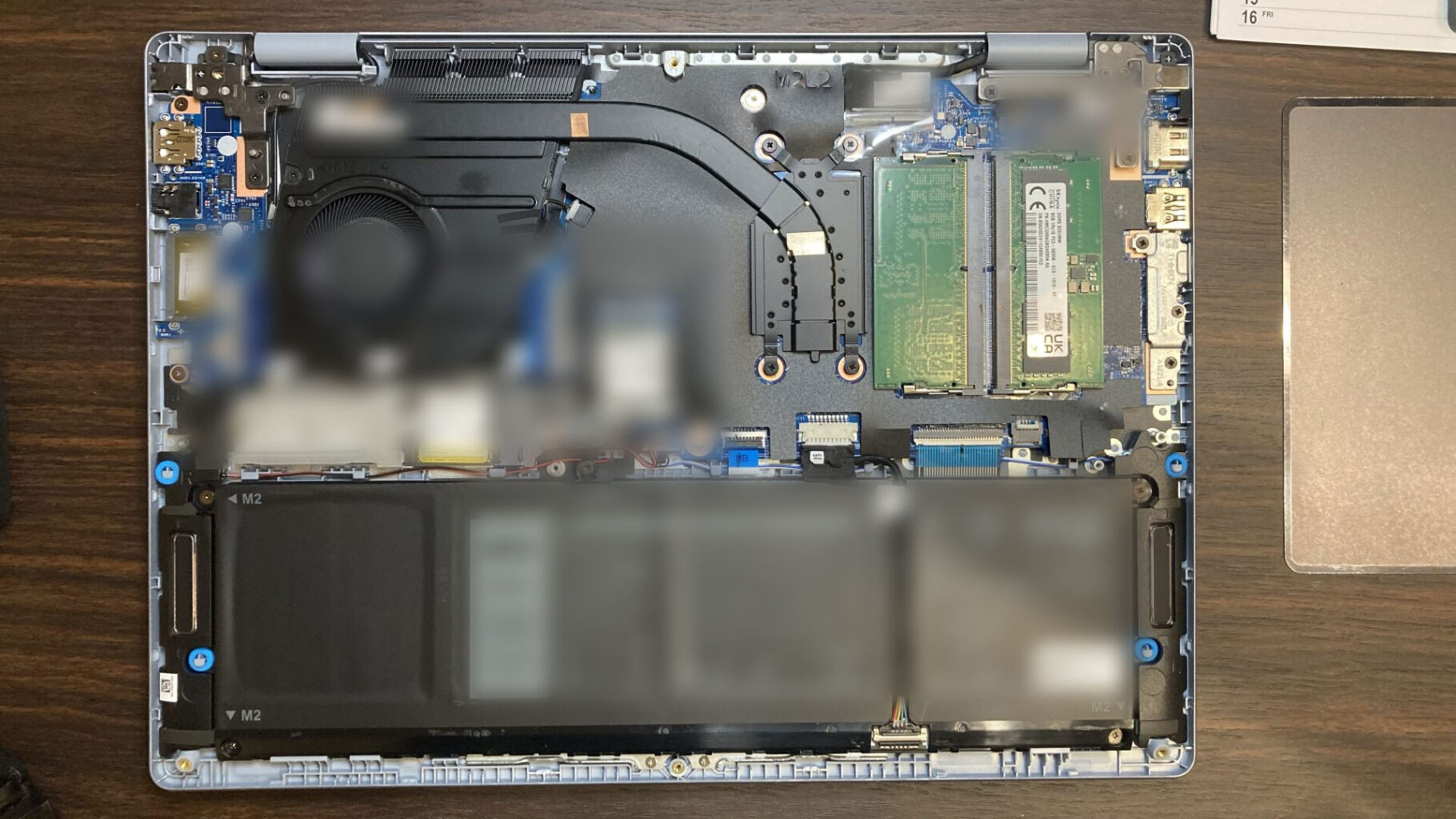 inspiron 5445の本体側(メモリ交換前